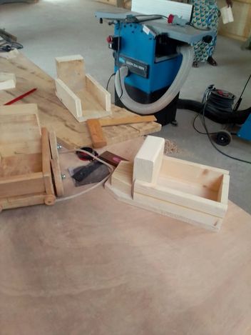 Der erste Holz-LKW entsteht.jpg